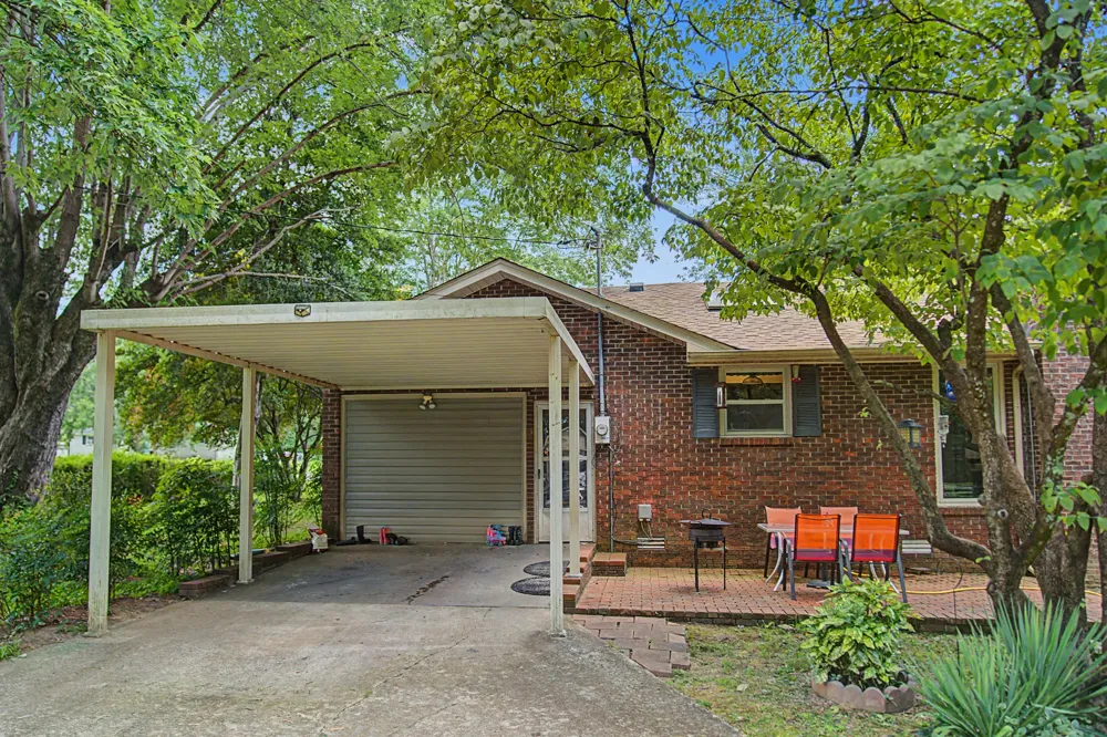 1001 Due West Cir Lafayette, TN 37083