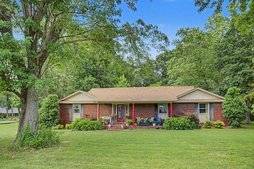 1001 Due West Cir Lafayette, TN 37083
