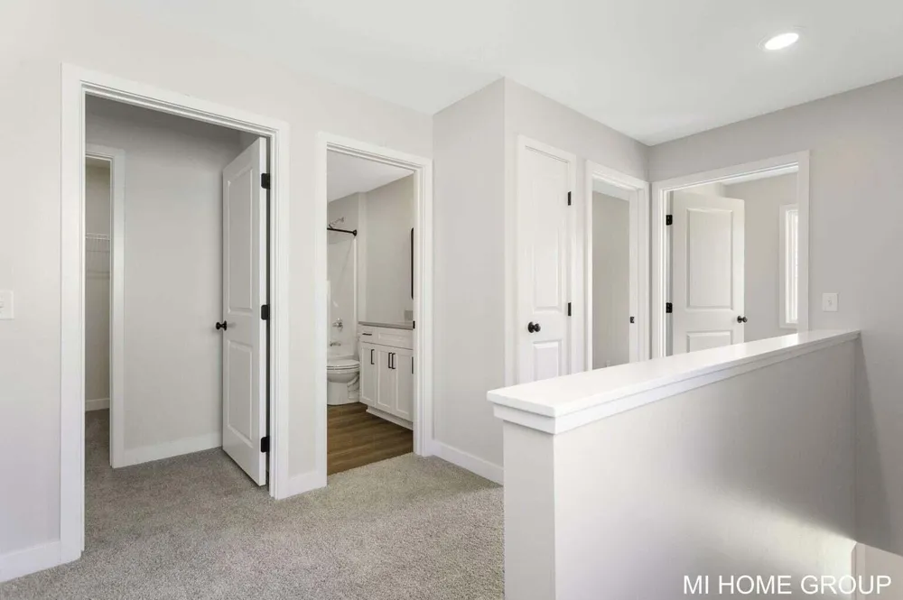 13678 Signature Drive Holland, MI 49424