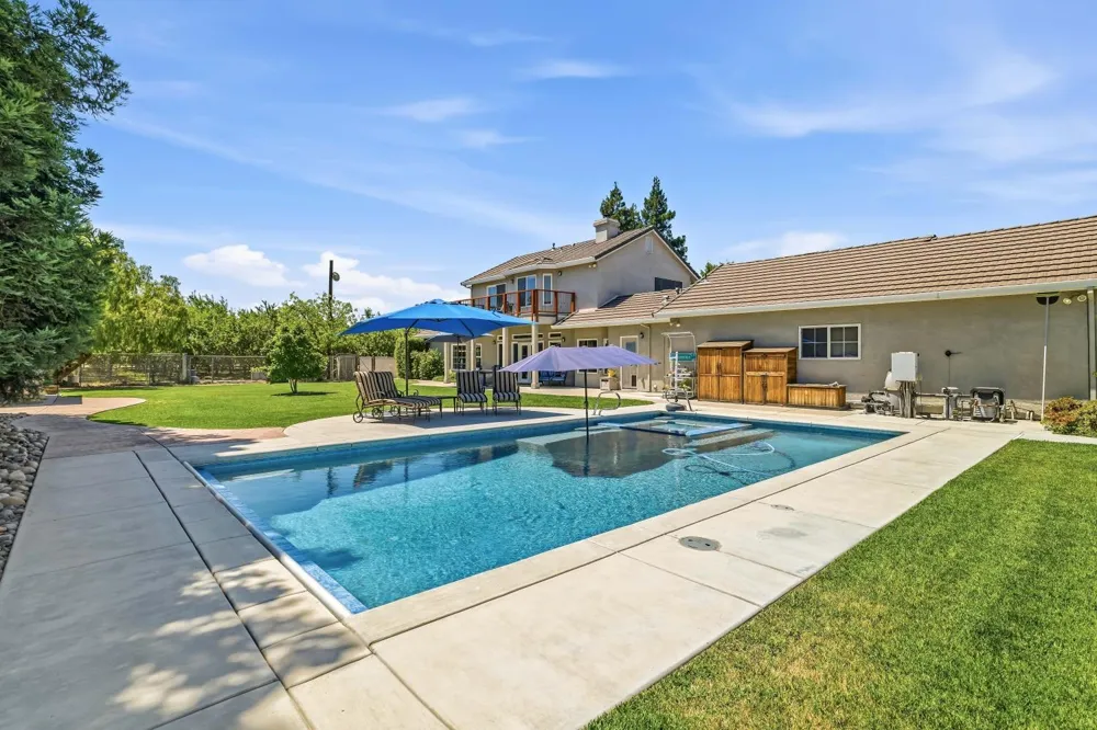 14361 Lombardy Delhi, CA 95315