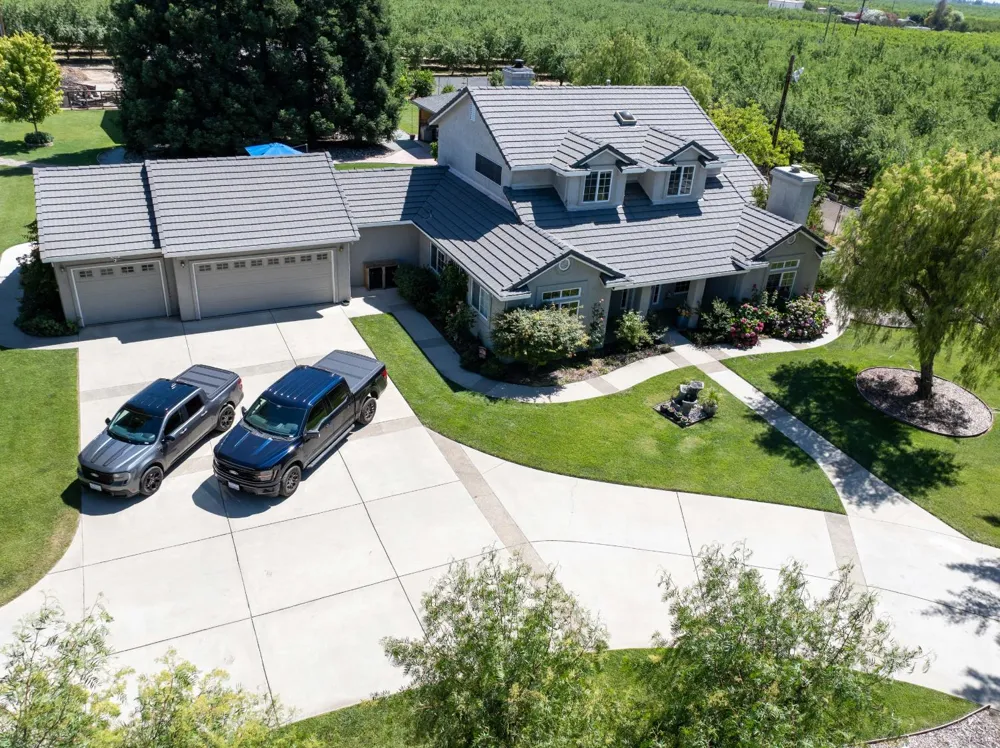14361 Lombardy Delhi, CA 95315