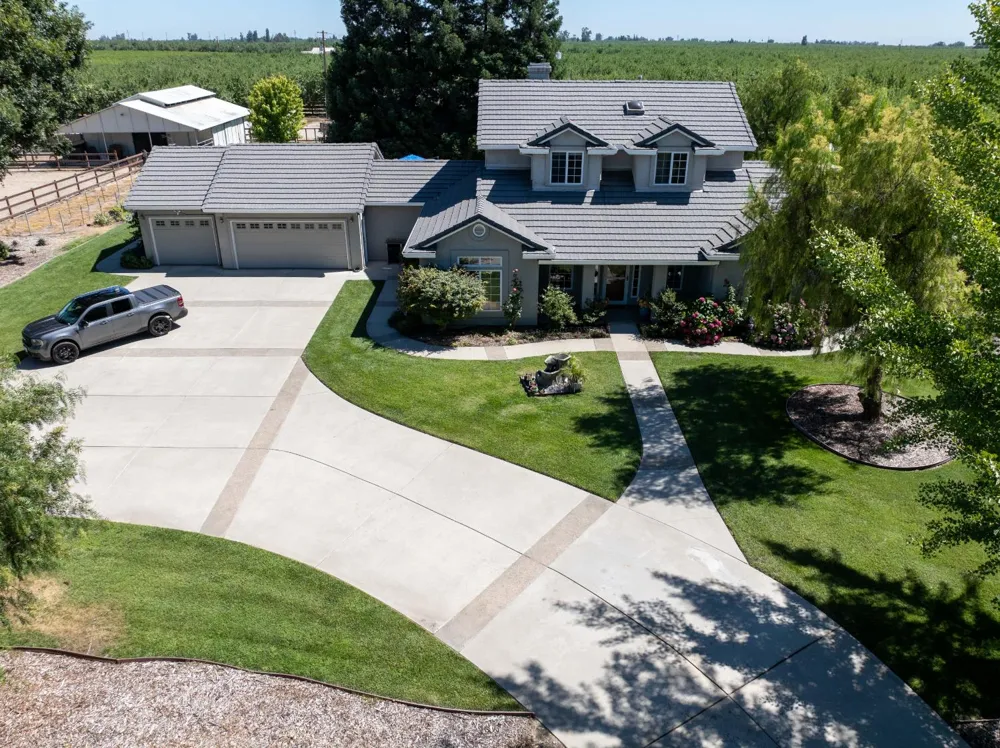 14361 Lombardy Delhi, CA 95315