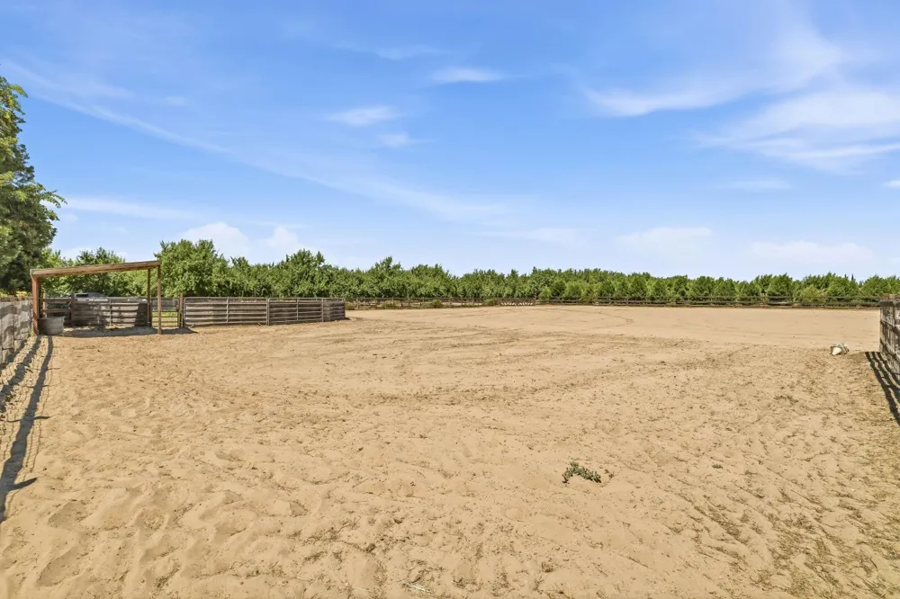14361 Lombardy Delhi, CA 95315