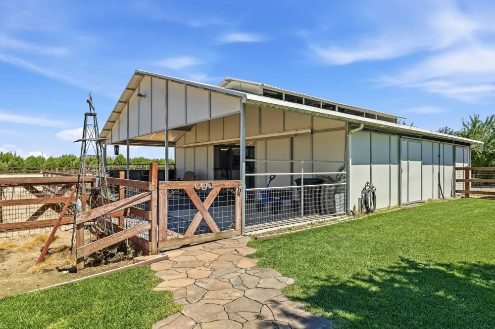 14361 Lombardy Delhi, CA 95315