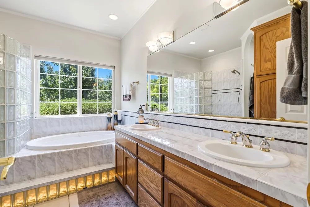 14361 Lombardy Delhi, CA 95315