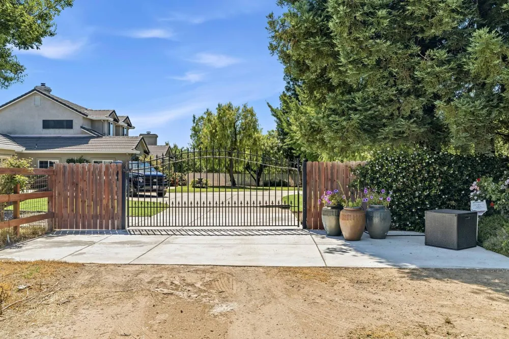 14361 Lombardy Delhi, CA 95315