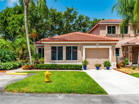 1707 SW 109th Ter