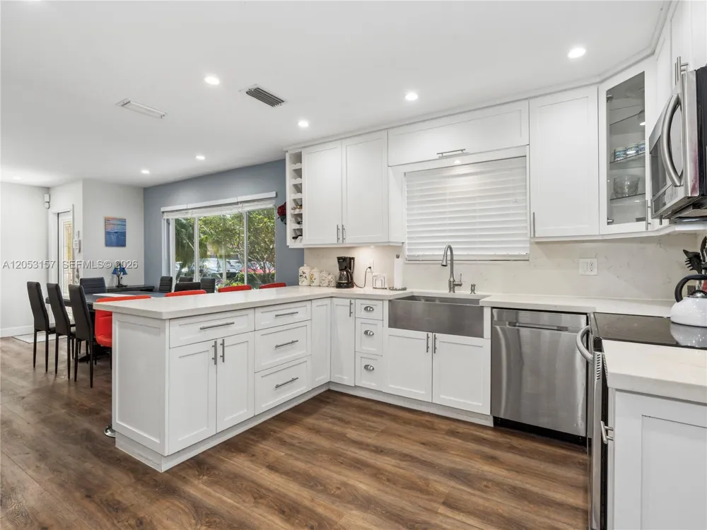 1707 SW 109th Ter Davie, FL 33324