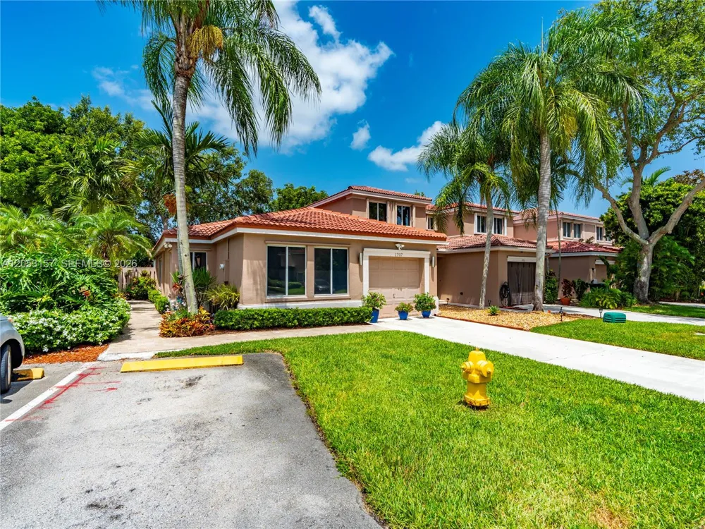 1707 SW 109th Ter Davie, FL 33324