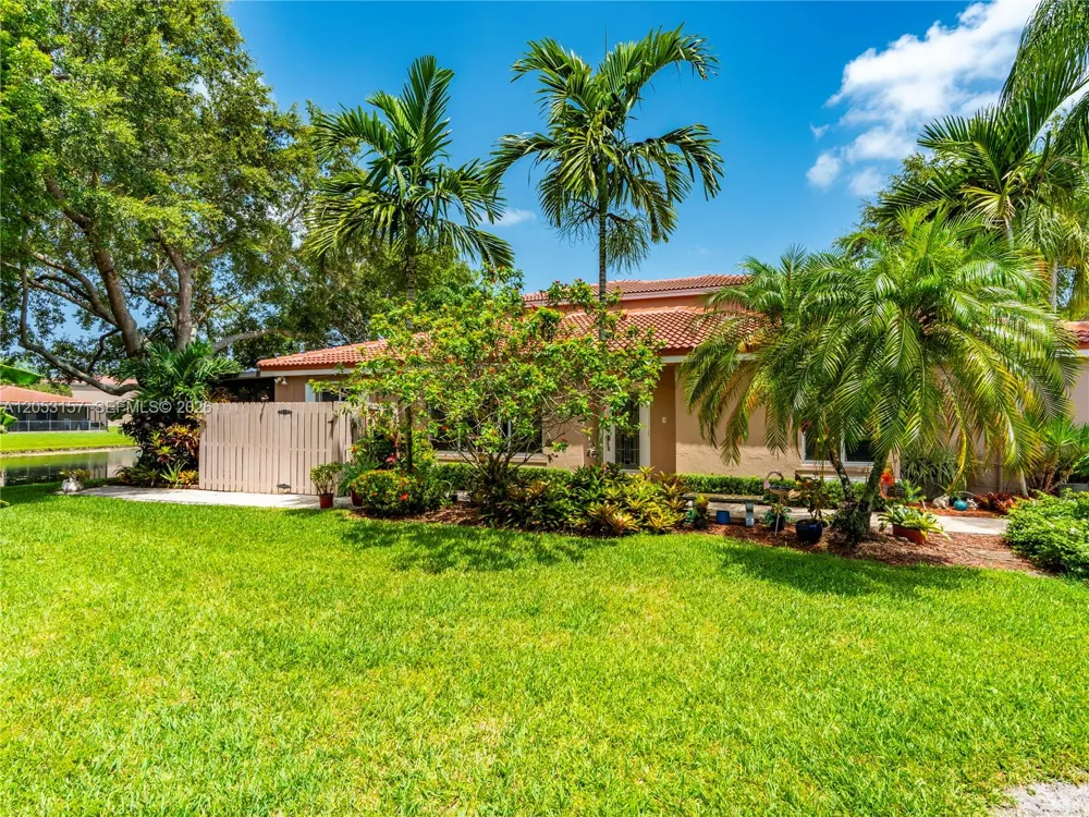 1707 SW 109th Ter Davie, FL 33324
