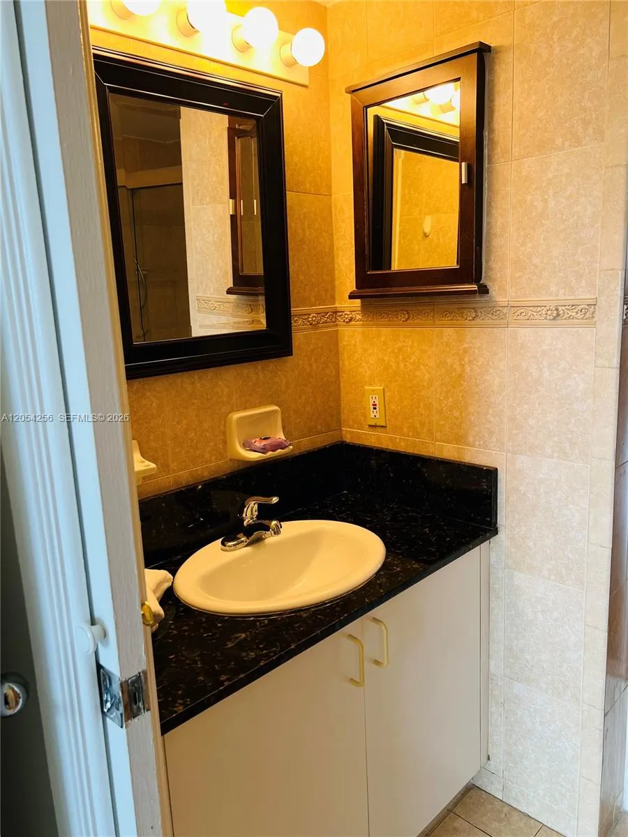 19801 E Country Club Dr #4601 Aventura, FL 33180