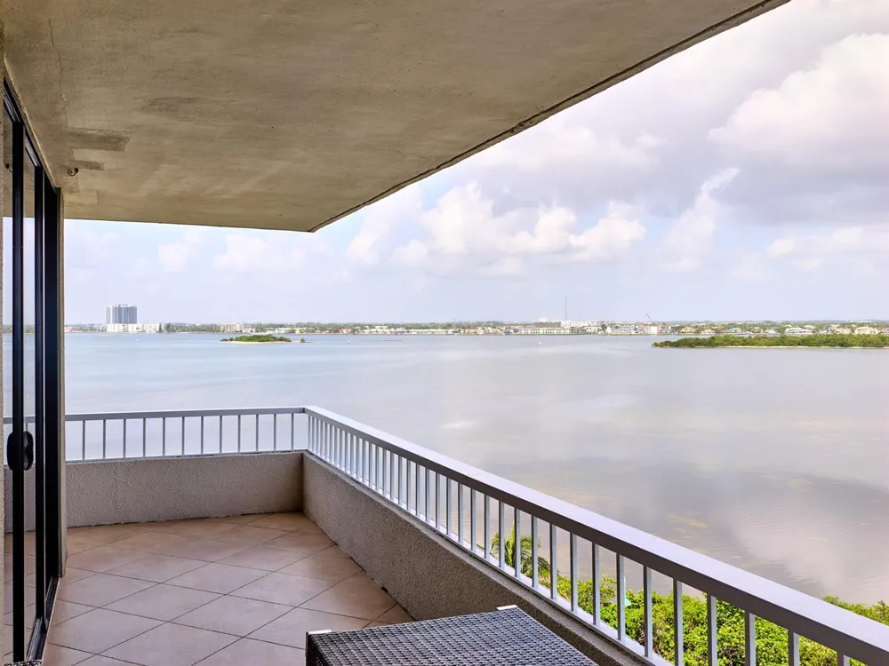 5550 Ocean Drive #9D Singer Island, FL 33404