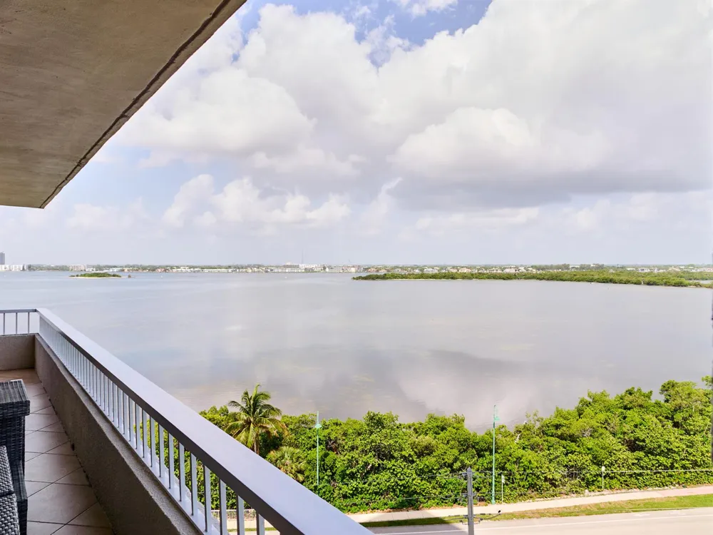 5550 Ocean Drive #9D Singer Island, FL 33404