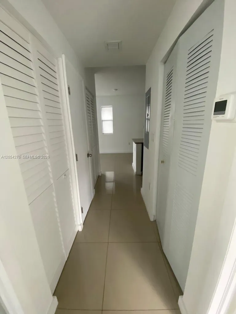 423 E 27th St #201 Hialeah, FL 33013