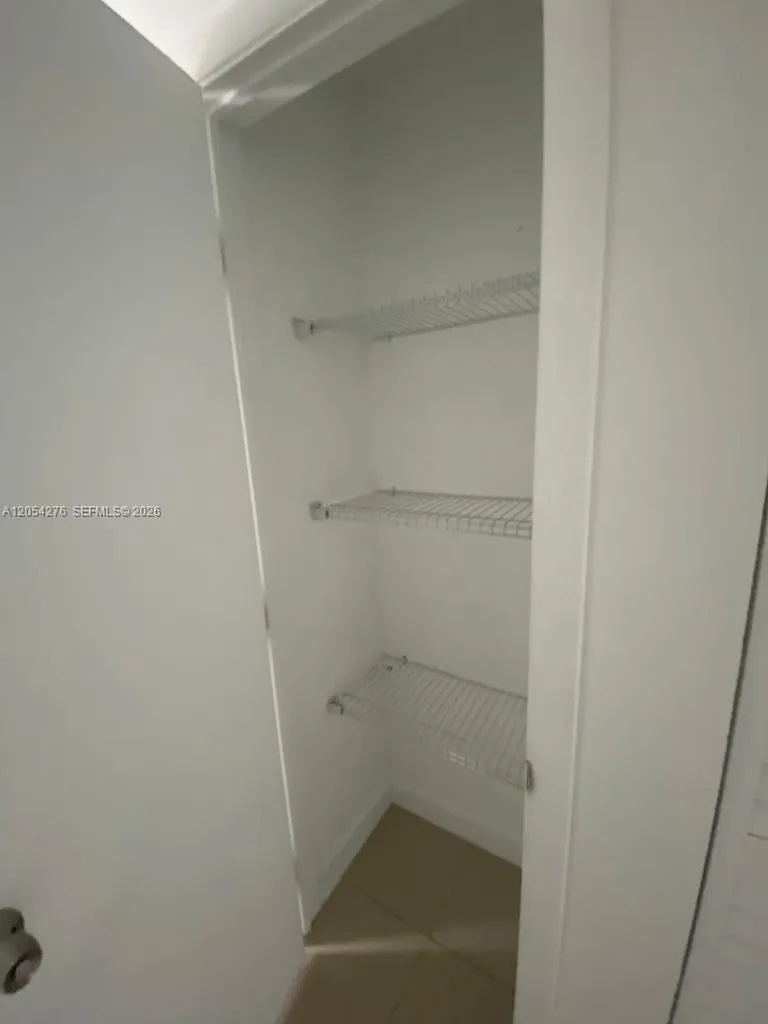 423 E 27th St #201 Hialeah, FL 33013