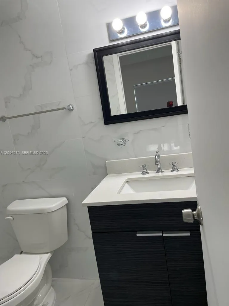 423 E 27th St #201 Hialeah, FL 33013
