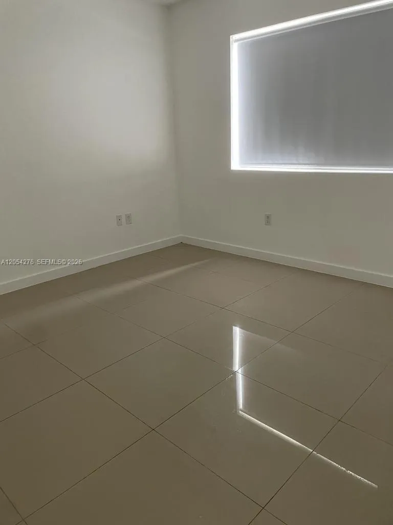 423 E 27th St #201 Hialeah, FL 33013