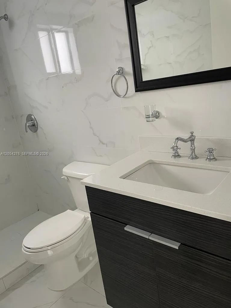 423 E 27th St #201 Hialeah, FL 33013