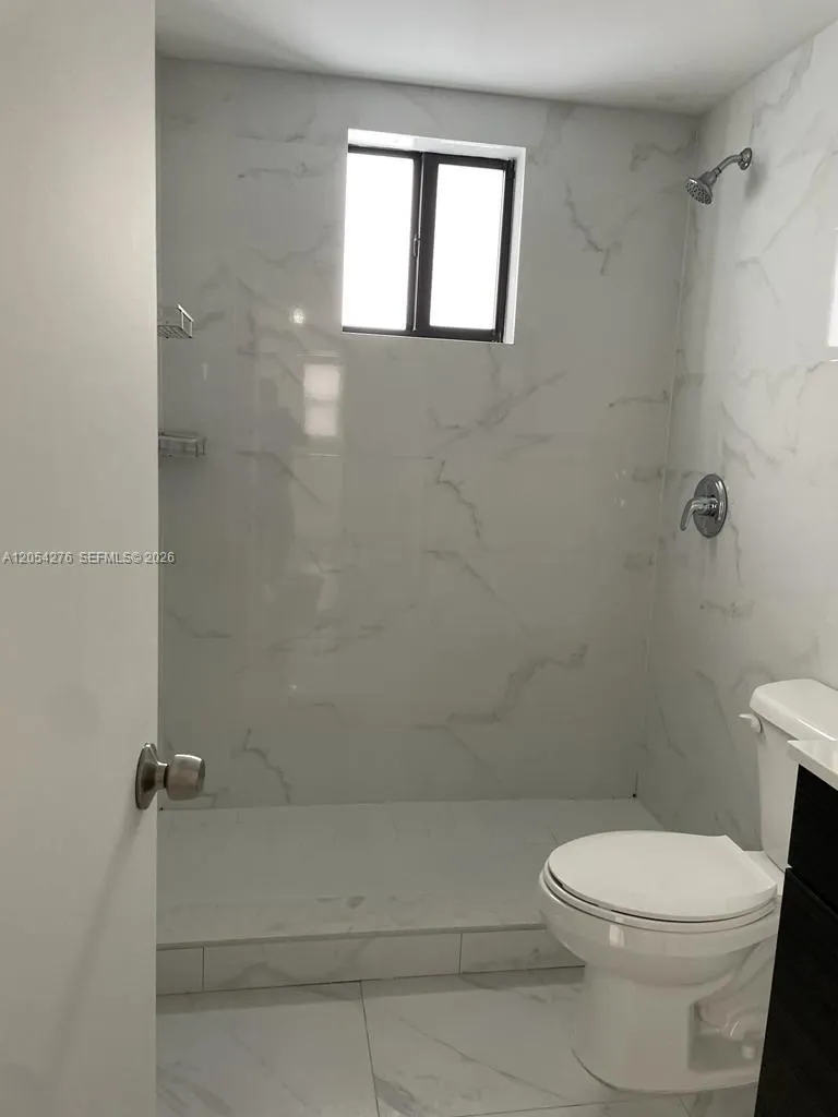 423 E 27th St #201 Hialeah, FL 33013