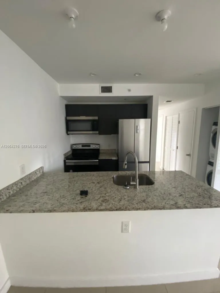 423 E 27th St #201 Hialeah, FL 33013