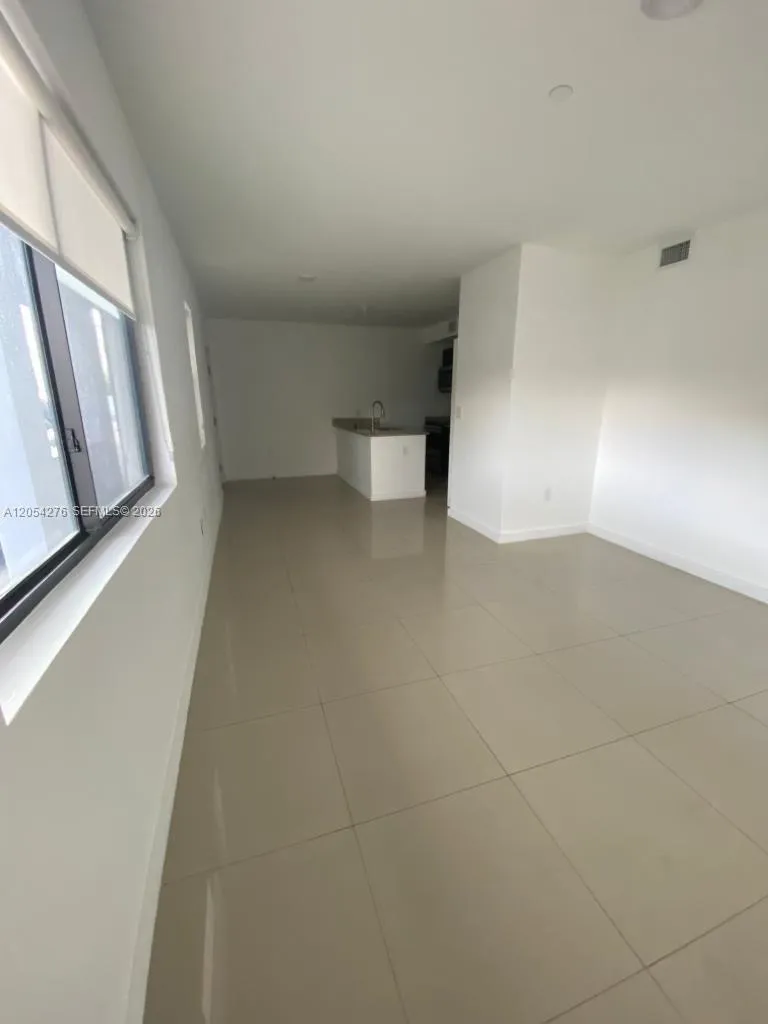 423 E 27th St #201 Hialeah, FL 33013