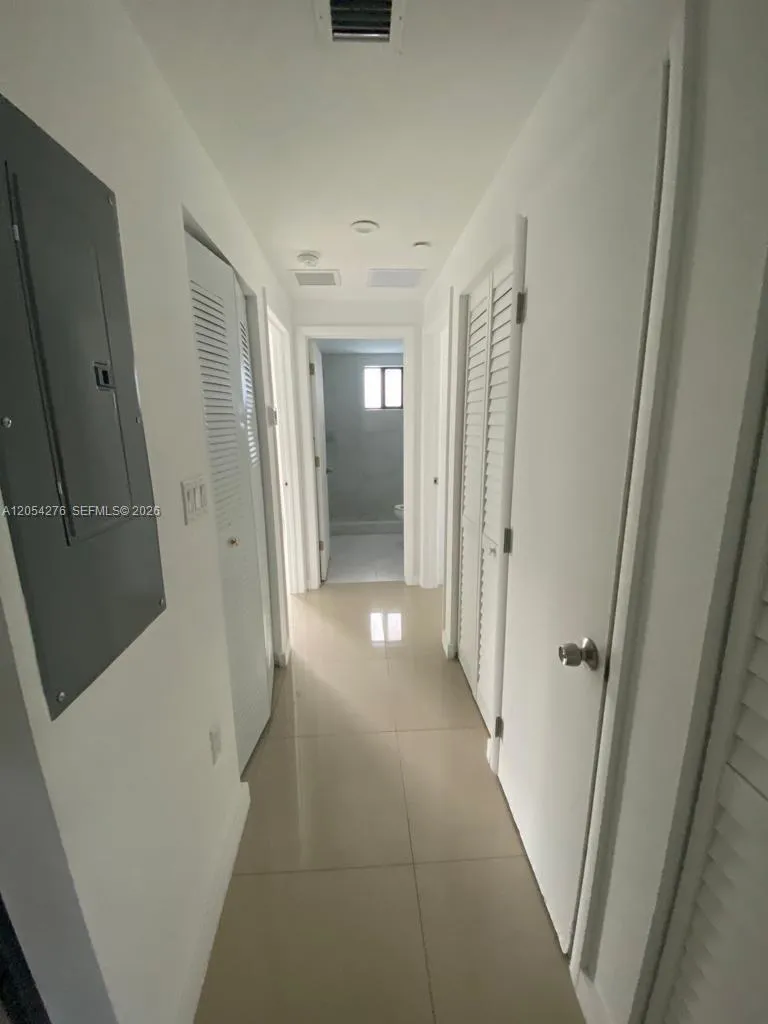 423 E 27th St #201 Hialeah, FL 33013