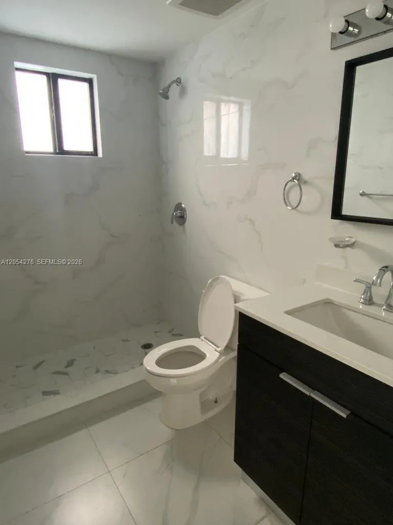 423 E 27th St #201 Hialeah, FL 33013