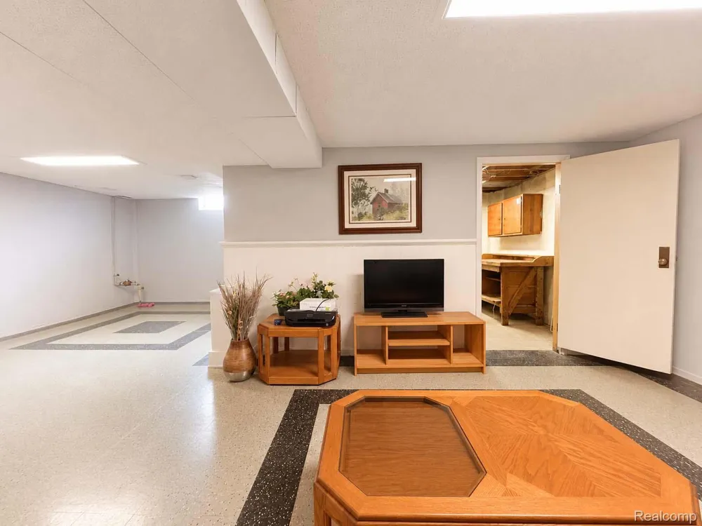 9100 Brentwood Street Livonia City, MI 48150