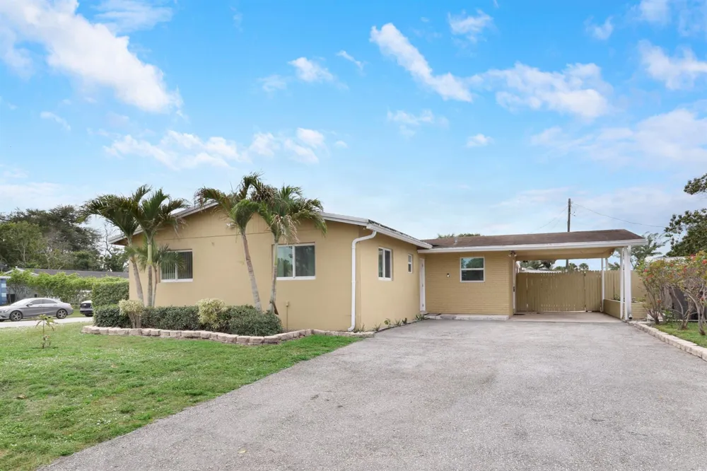 827 Caroline Avenue West Palm Beach, FL 33413