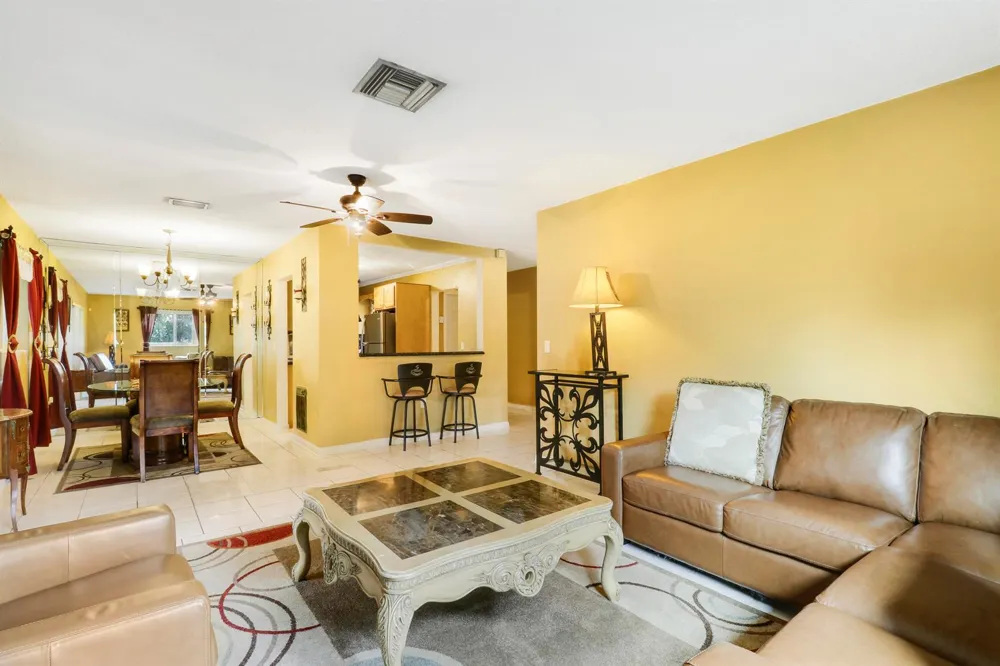 827 Caroline Avenue West Palm Beach, FL 33413