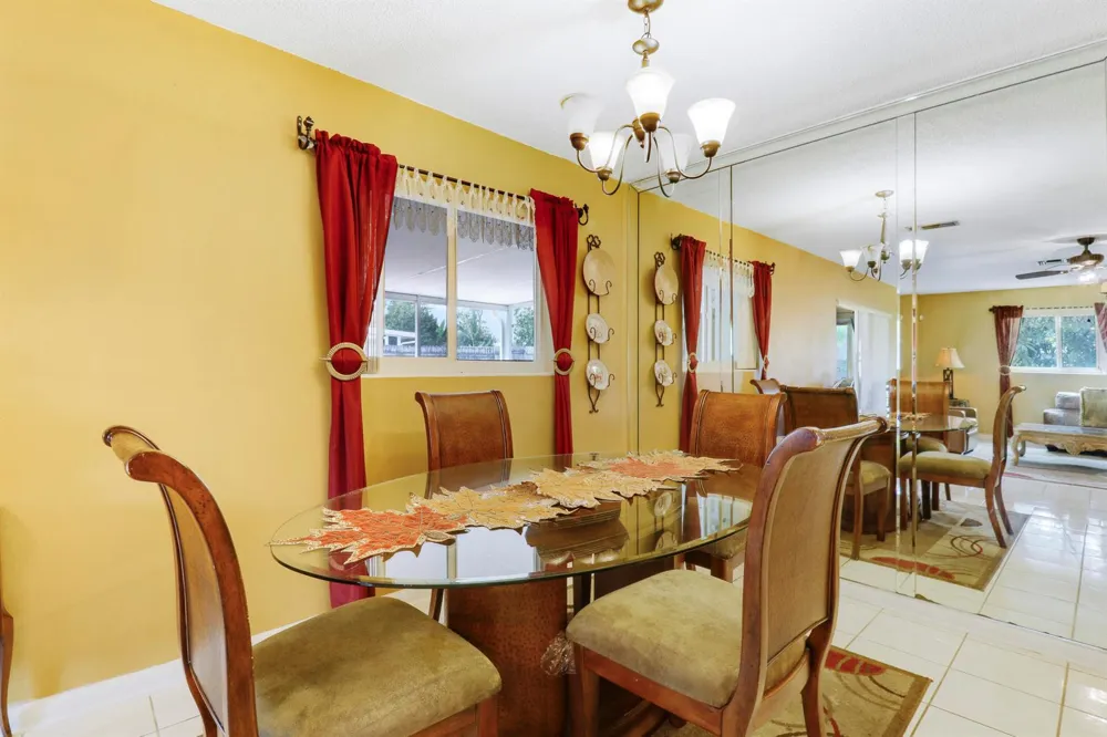 827 Caroline Avenue West Palm Beach, FL 33413