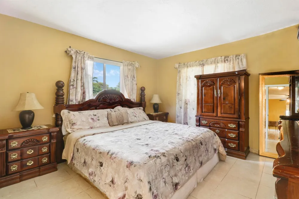 827 Caroline Avenue West Palm Beach, FL 33413