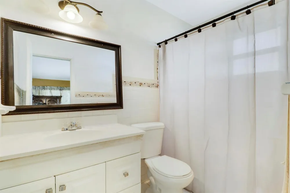 827 Caroline Avenue West Palm Beach, FL 33413