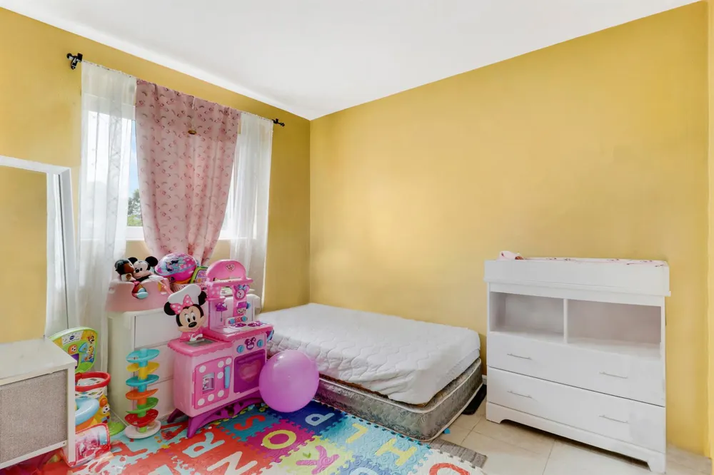 827 Caroline Avenue West Palm Beach, FL 33413