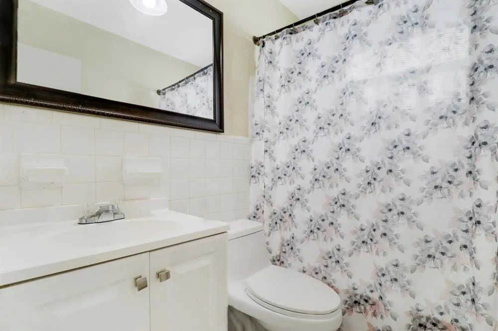827 Caroline Avenue West Palm Beach, FL 33413