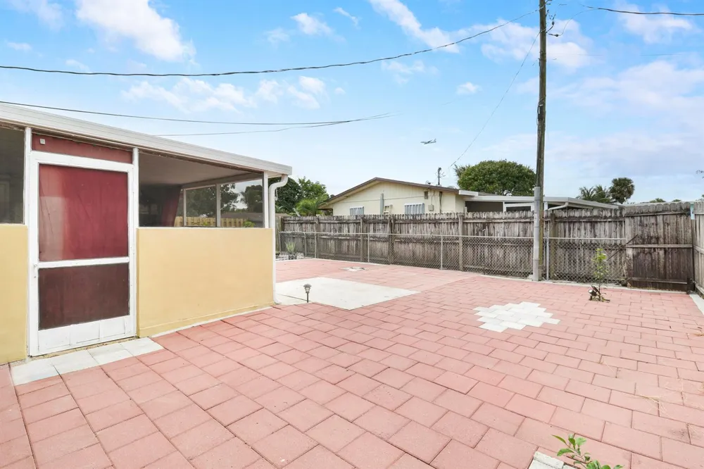 827 Caroline Avenue West Palm Beach, FL 33413