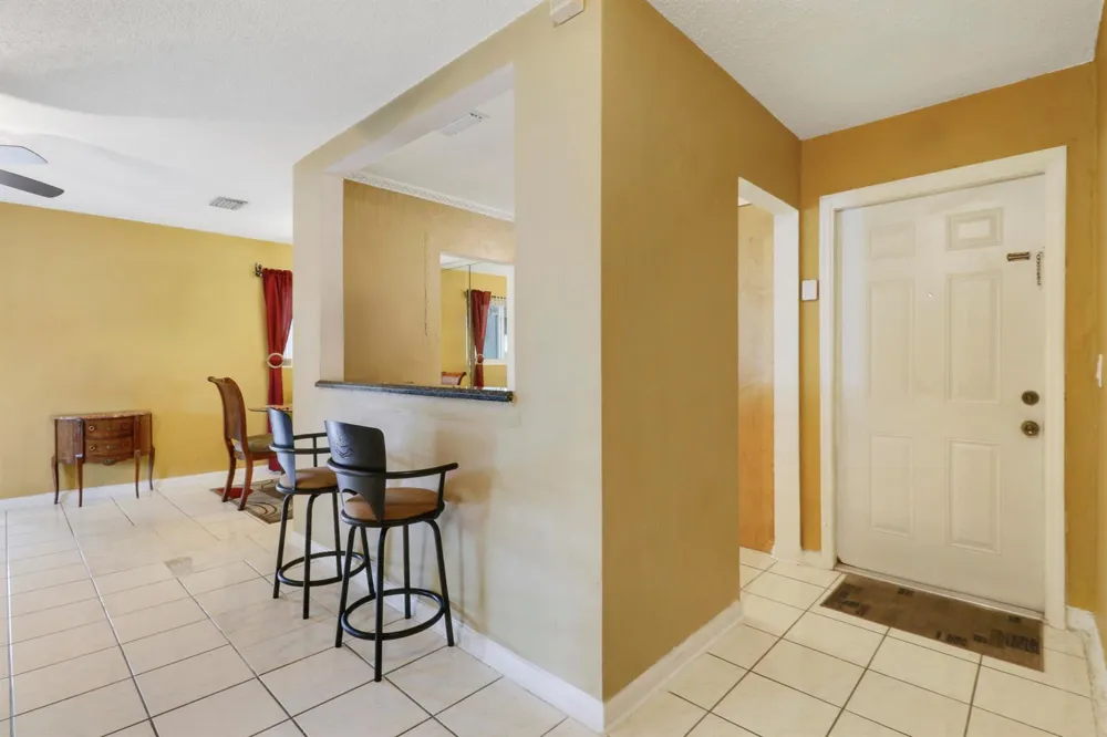 827 Caroline Avenue West Palm Beach, FL 33413
