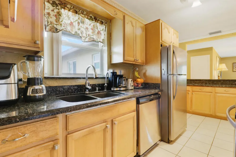 827 Caroline Avenue West Palm Beach, FL 33413