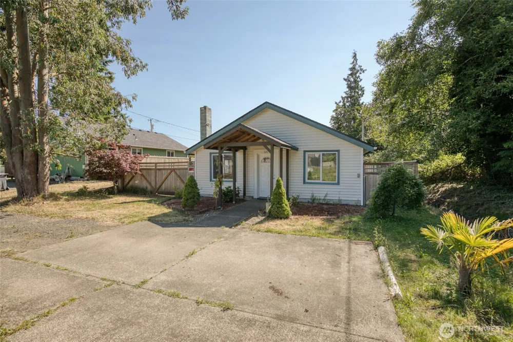 121 W Marion Street Aberdeen, WA 98520