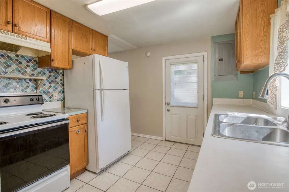 121 W Marion Street Aberdeen, WA 98520