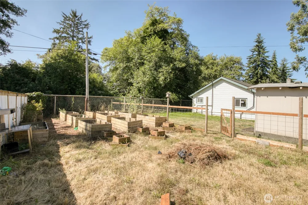 121 W Marion Street Aberdeen, WA 98520