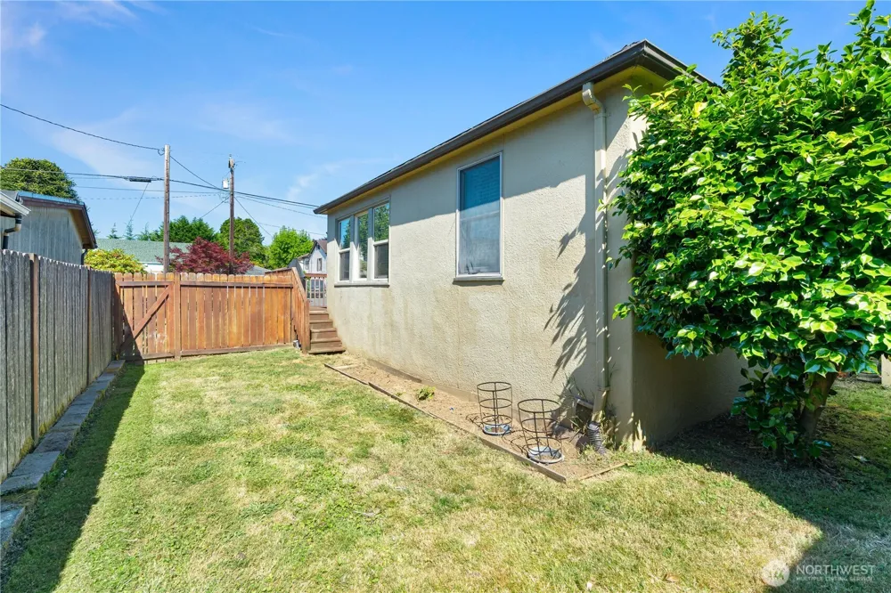 808 Thornton Street Aberdeen, WA 98520