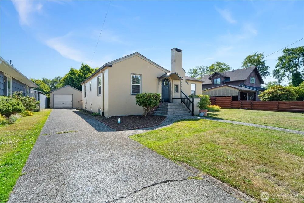 808 Thornton Street Aberdeen, WA 98520