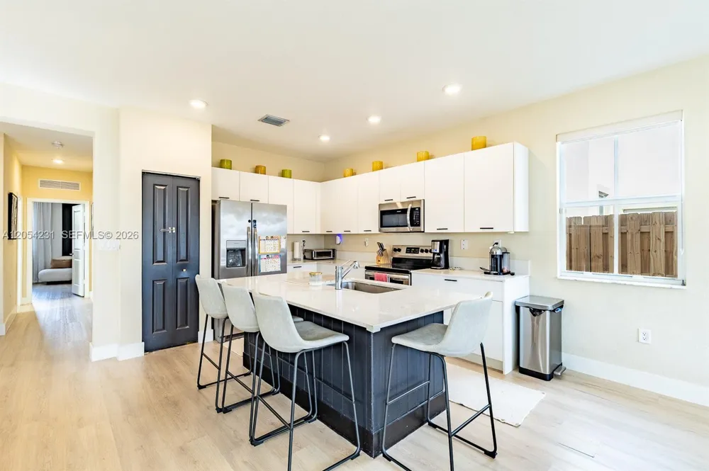 2370 NW 131st Cir Miami, FL 33167