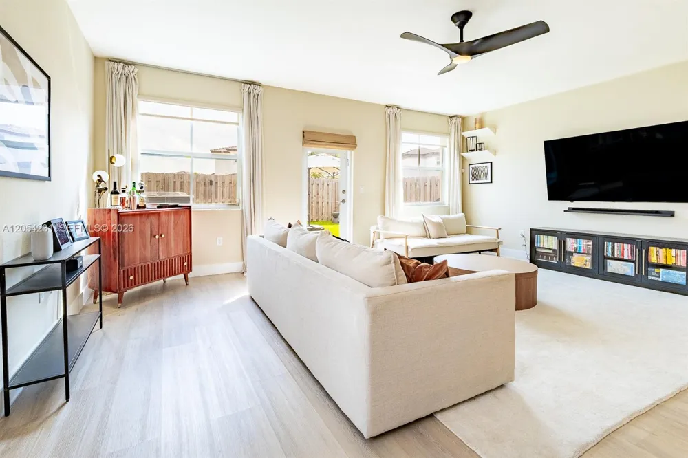 2370 NW 131st Cir Miami, FL 33167
