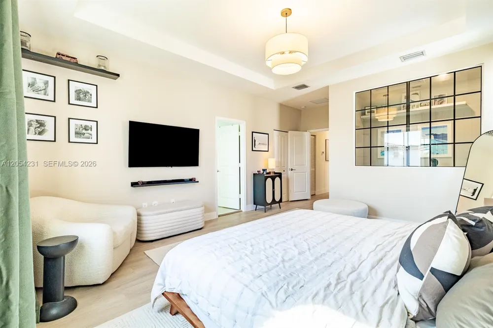 2370 NW 131st Cir Miami, FL 33167