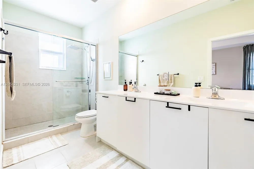 2370 NW 131st Cir Miami, FL 33167
