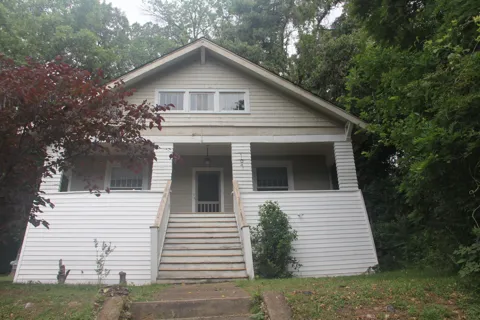 107 S Seminole Drive
