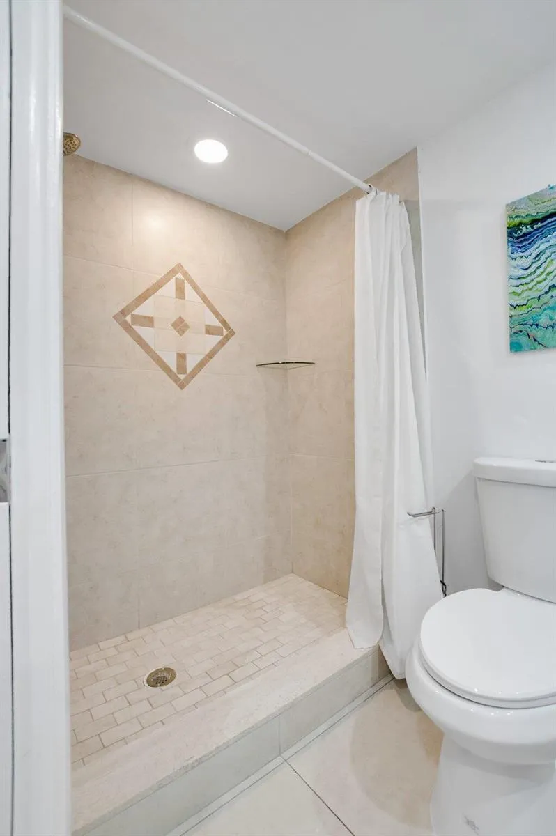 1222 Hillsboro Mile #11 Hillsboro Beach, FL 33062