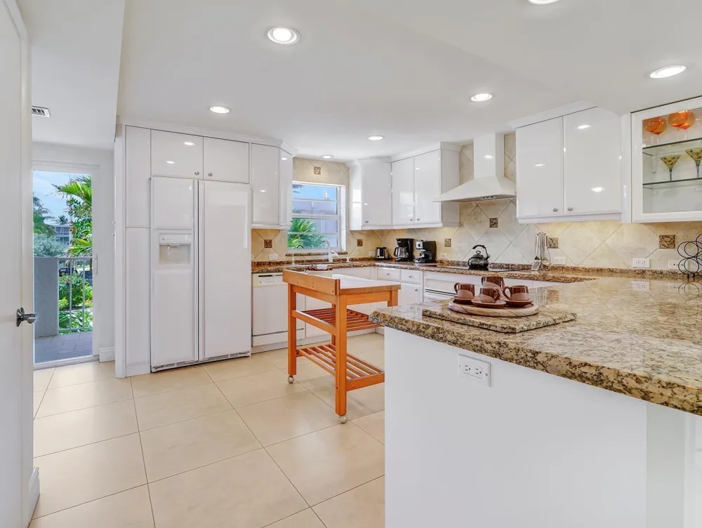 1222 Hillsboro Mile #11 Hillsboro Beach, FL 33062